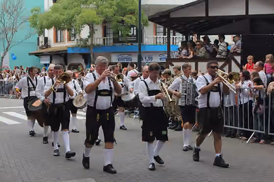 Colono people — Oktoberfest in Blumenau Meu video de passaros...please take a look...below youtu.be/pcY8vIbqMik