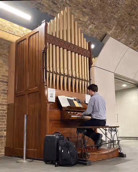 London Bridge station organ — Pipe organ at London Bridge