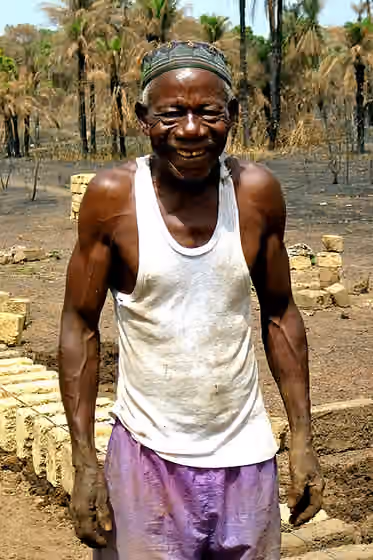 Loko people — Landogo stonemason and carpenter, Bombali District, Northern Province, Republic of Sierra Leone, West Africa.