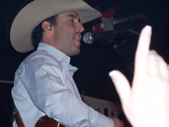 Red dirt music — Aaron Watson Crosswire Paris Texas 12-10-11