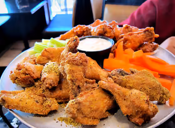 Cuisine of Atlanta — Alondras Hot Wings, Long Beach, CA