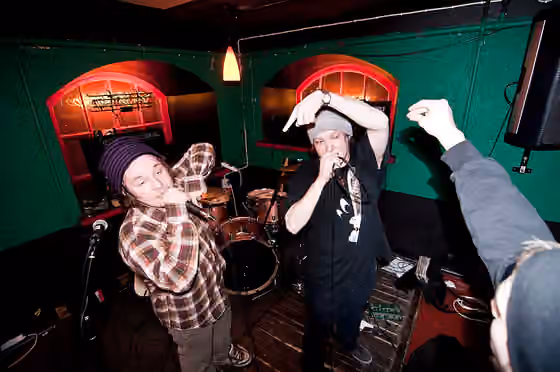 Finnish hip-hop — Are (left) and Stepa (right) performing at the bar Rytmikellari 5.
