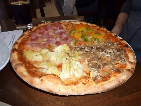 Pizza quattro stagioni — Pizza Quattro Stagioni