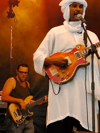 Music of Morocco — Abdallah ag Oumbadougou, membres phare du groupe Desert Rebel.