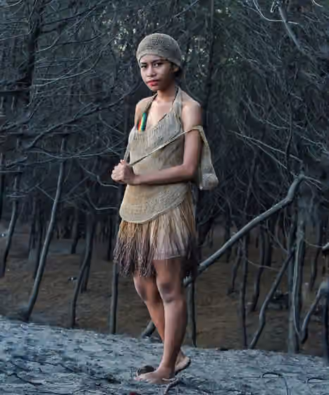Suku Auwye — Mee/Ekari tribal women wear traditional clothes.