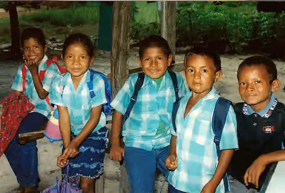 Indigenous peoples in Suriname — Schoolchildren of the Kali'na community at Bigi Poika in Suriname.