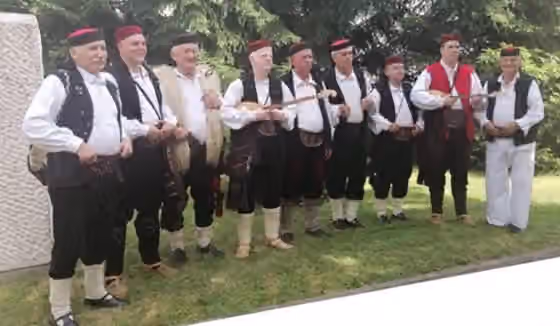 Ojkanje — Croatian folklore group singing traditional Lika songs