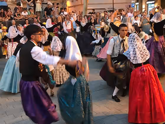 Bolero (Spanish dance) — Balladors de ball de bot ballant a Llucmajor amb la vestimenta tradicional de Mallorca.