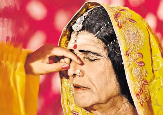 Lavanda Naach — Bhojpuri folk dancer