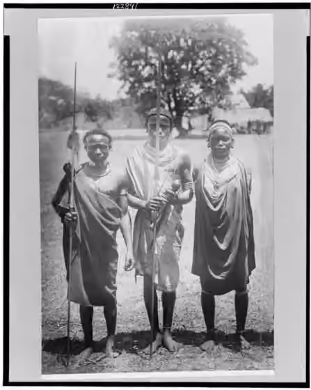 Suku Nandi — A photograph documenting Nandi people.