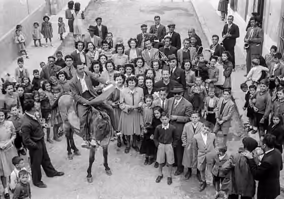 Pregón — L'Arxiu allibera avui aquesta imatge feta per Ismael Latorre a Alginet el 9-04-1948.