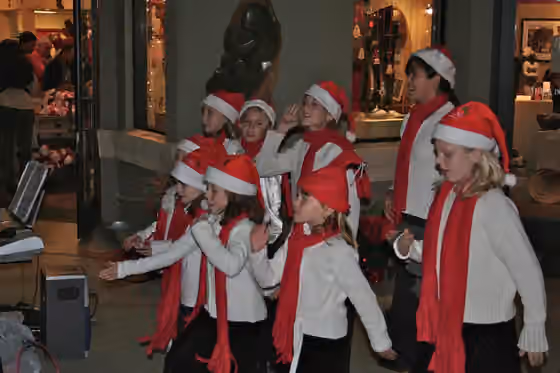 Kidung Natal — Holiday songs on the streets in Sonoma Youth Choir in Healdsburg
