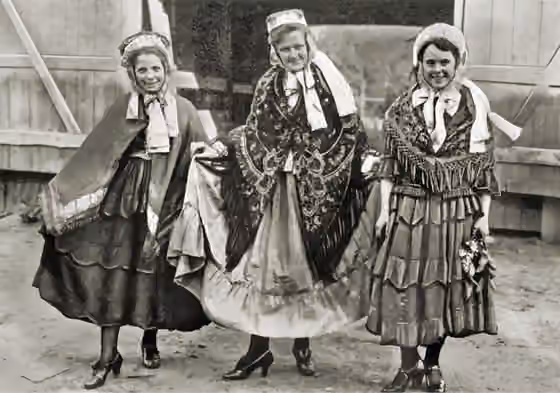 Warmians (ethnic group) — Frauen in Tracht des Ermlands
