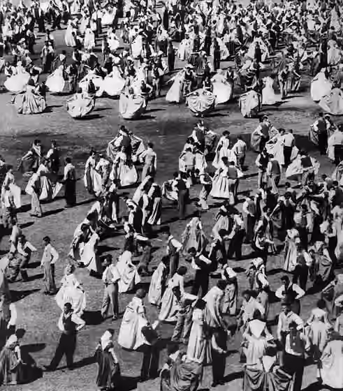 Volkspele — Mass demonstration by 3000 Volkspelers during the Van Riebeeck Festival in 1952, Cape Town