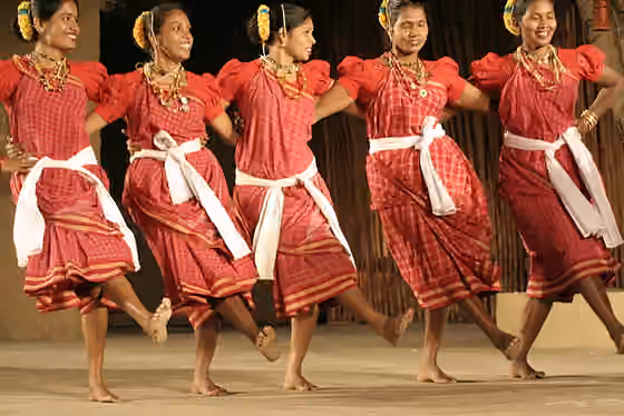 Fugdi — Fugdi is a Maharashtra and Goan folk dance performed by the women in the Konkan region during Hindu religious festivals like Ganesh Chaturthi and Vrata or towards the end of other dances like Dhalo.According to certain historical facts,…