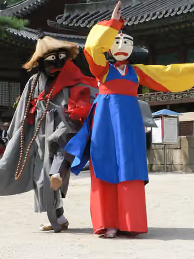 Songpasandae-nori — Songpa sandaenori (송파산대놀이), mask dance which has been handed down to Songpa regions, in present Seoul, South Korea.