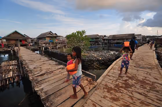 Bajau — Kehidupan lokal masyarakat Suku Bajo di Desa Bajo Sampela, Wakatobi Indonesia.
