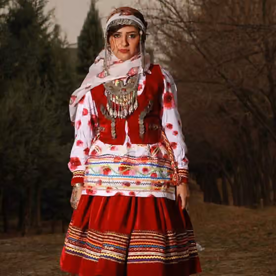 Khorasani Kurds — دختر کرمانج در روستای سرداب شیروان