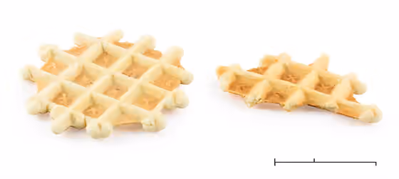 Kue gapit — Panda-brand kue gapit, a kind of cracker from Cirebon.
