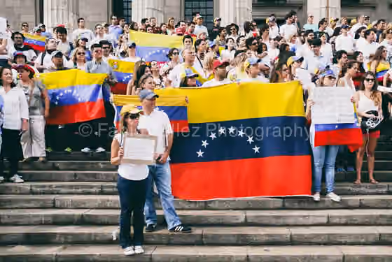 Venezuelan Argentines — Venezolanos en Buenos Aires en apoyo a los estudiantes de su país.