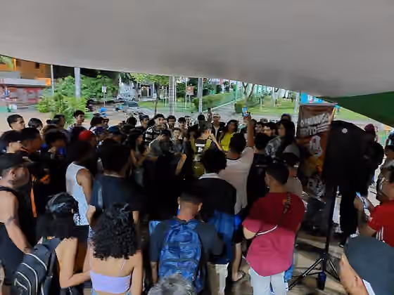 Brazilian hip-hop — Batalha de Rap realizada na praça Alencastro de Cuiabá no Mato Grosso.