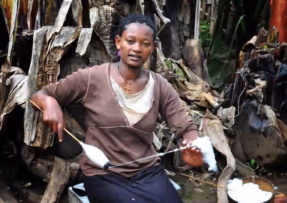 Orang Dorze — Spinning, Dorse Tribe, Ethiopia