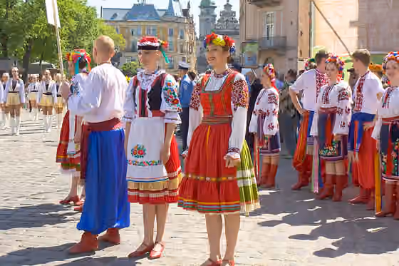 orang Ukraina — People in traditional folk costumes on parade devoted to Day of City Lviv, Lviv, Ukraine, May 11, 2013