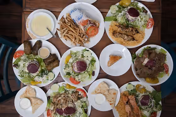 Hidangan Yunani — Table of Greek Food