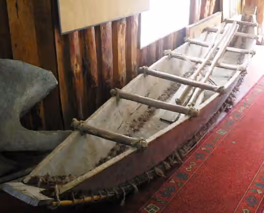 Chono people — Reconstrucción de una dalca en el museo de Dalcahue , Chiloé, Chile.