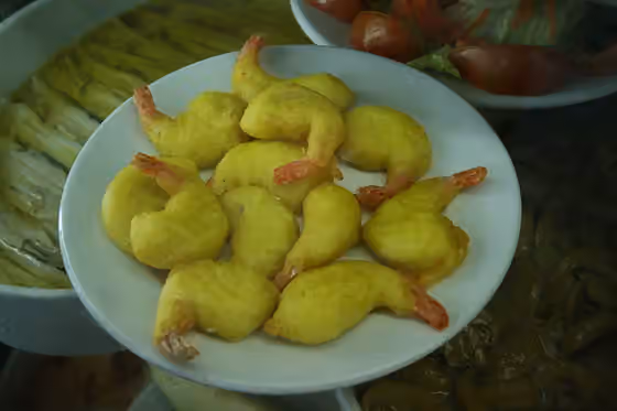 Gambas con gabardina — prawns in batter