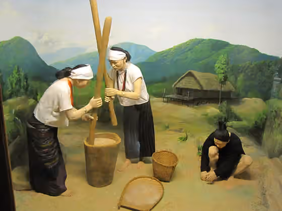 Tangsa people — Diorama and wax figures of Tangsa people at Jawaharlal Nehru Museum , Itanagar , Arunachal Pradesh , India.