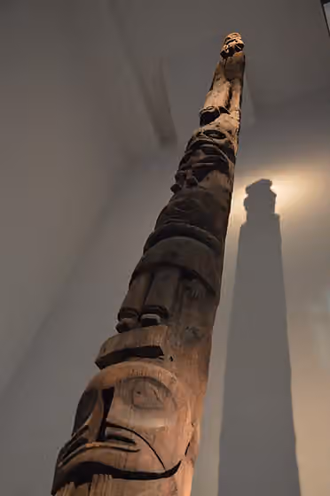 Wetʼsuwetʼen — Mât totem "Kaiget".