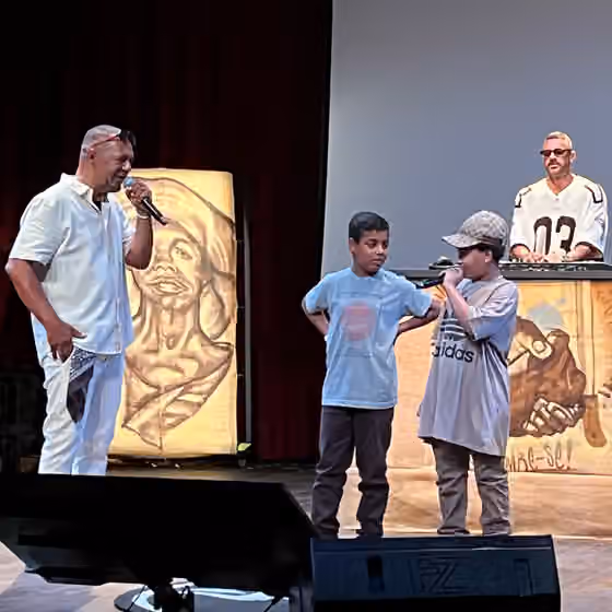 Brasília hip-hop — Photo of GOG with DJ A.