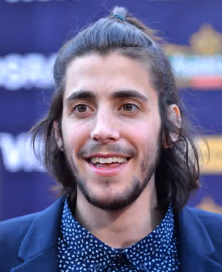 Musik di Portugal — Portuguese singer Salvador Sobral on the Red Carpet Ceremony of the Eurovision Song Contest 2017 in Kyiv, Ukraine
