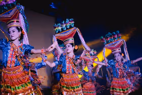 orang Mamasa — Tondok dance is one of traditional dance from Mamasa, West Sulawesi.