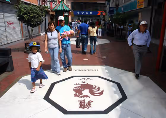Asian Peruvians — Chinatown in Lima