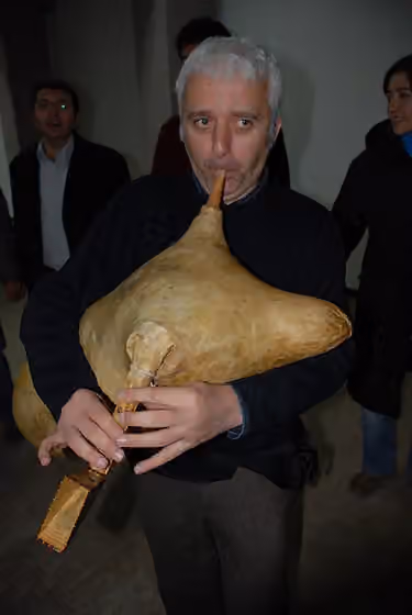 Tulum (bagpipe) — Laz musician Birol Topaloglu play Turkish bagipipe 'tulum'