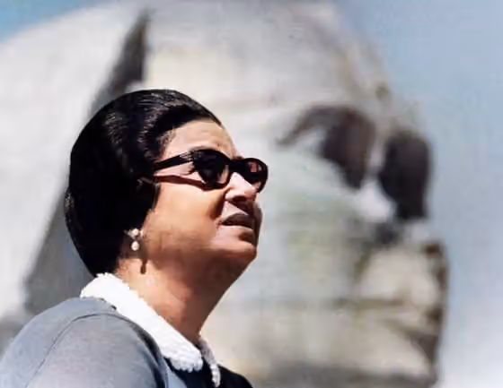 Musik Afrika — Umm Kulthum photographed by Sphinx in Giza, Egypt in 1967