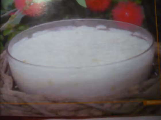 Mazamorra — En Paraguay la mazamorra es referido como un postre refrescante, de claro origen indígena, elaborado con un tipo de maíz conocido como "locro", agua y la llamada tradicionalmente "lejía", una solución alcalina a base en cenizas, cuyo fin…