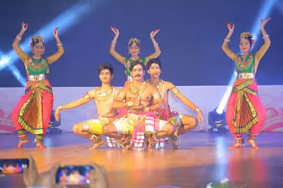 Perini Sivatandavam — గజ్వేల్‌లోని మహతి ఆడిటోరియం ప్రారంభోత్సవం సందర్భంగా 2019 డిసెంబరు 15న తెలంగాణ ప్రభుత్వ భాషా సాంస్కృతిక శాఖ నిర్వహించిన సాంస్కృతిక సంబరాలులో పేరిణి నాట్య ప్రదర్శన