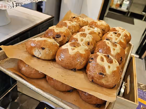 History of the Jews in New Zealand — Hot cross buns with a Star of David design sold at the Kosher Deli at the Auckland Hebrew Congregation in Remuera, Auckland.