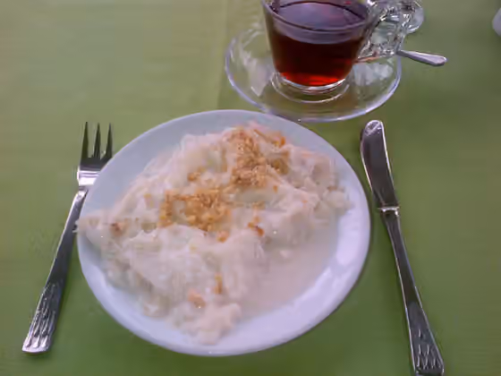 Güllaç — Güllaç from the Turkish cuisine.