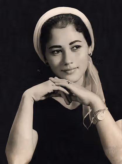 Jerman-Indonesia — Indonesian film actress Suzzanna, c 1963, Tati Studios.