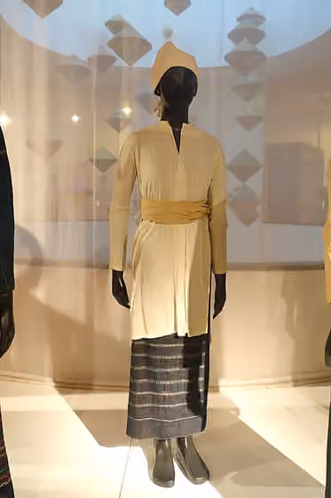 suku Thổ — Exhibit in the Vietnamese Women's Museum, Hanoi, Vietnam.
