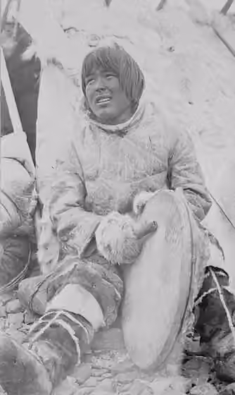 Inuit music — Aniurunna, Inuit man, singing and playing drum