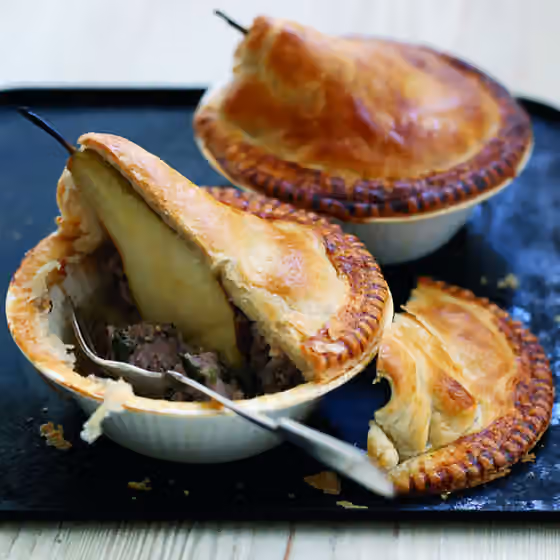 Fidget pie — Fidget pie made with pears instead of apples www.lovepork.co.uk/recipes/fidget-pies/