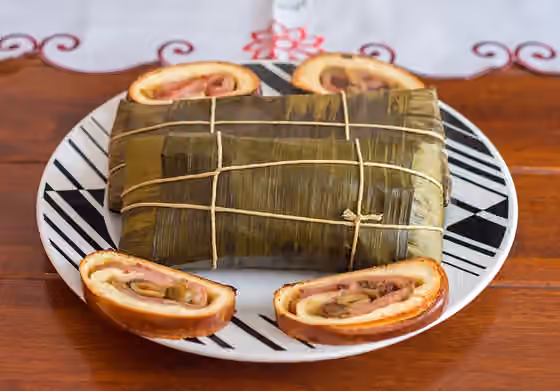 Hallaca — Hallacas con pan de jamon, Venezuelan food