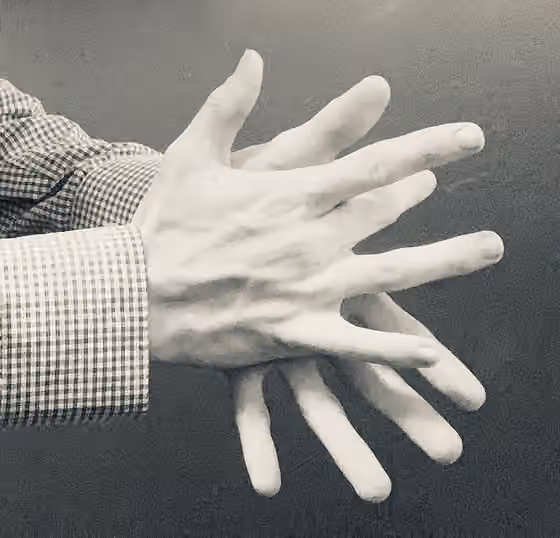 Siguiriyas — Clapping of the hands used to accompany flamenco dancers, singers and guitarists.