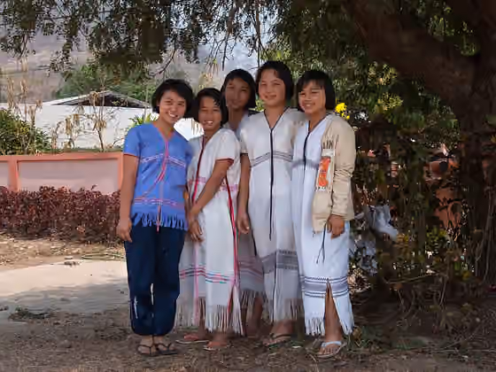 suku Karen — Karen girls just outside their school in March 2010.