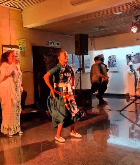 Eskista — Picture of an Eskista performance for the Eskista page